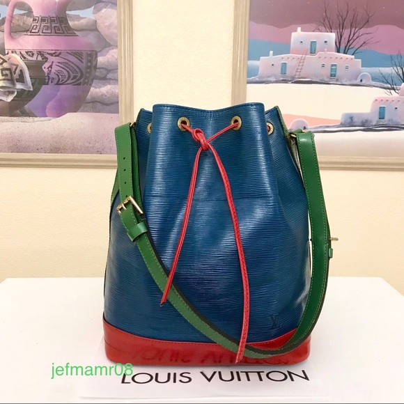 Louis Vuitton Handbags - Louis Vuitton 3Tone Epi Noe GM Shoulder Bag 💼